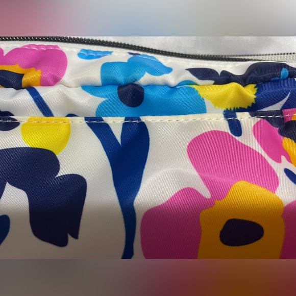 LUG: Trooper Crossbody - Picture 10 of 11